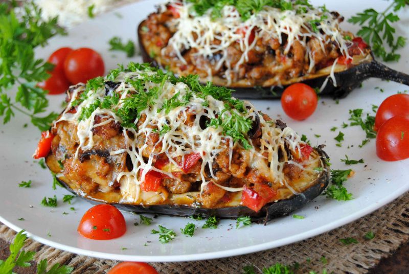 Bakłażan z mięsem mielonym i oscypkiem Bakłażan z mięsem mielonym i oscypkiem