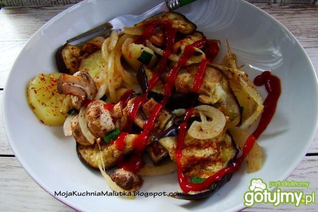 Bakłażan z pieczarkami 