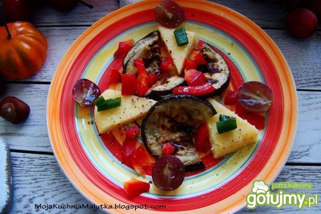 Bakłażan z polentą w pysznej sałatce