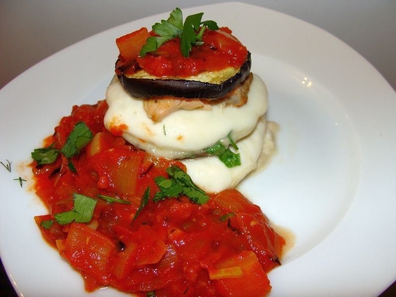 Bakłażan zapiekany z łososiem