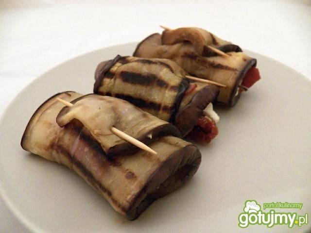 Bakłażanowe roladki pachnące szałwią
