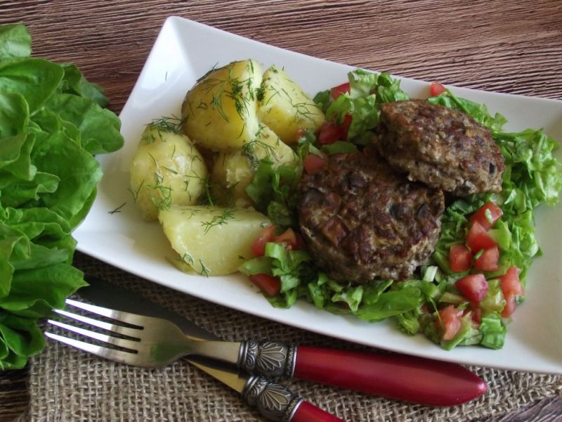 Bakłażanowe steki z mięsem mielonym