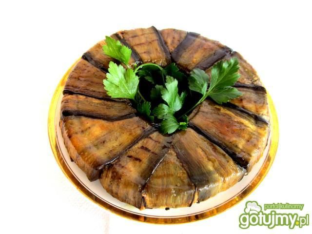 Bakłażanowy wieniec z makaronem i ragu'