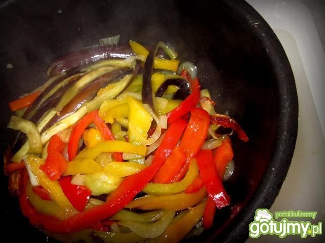 Bakłażany duszone z papryką i pomidorami