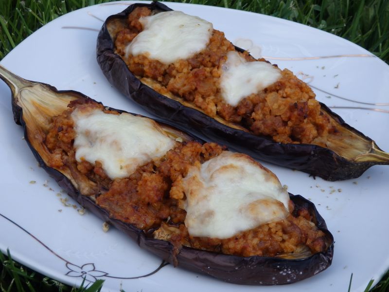 Bakłażany faszerowane mięsem i kaszą bulgur Bakłażany faszerowane mięsem i kaszą bulgur