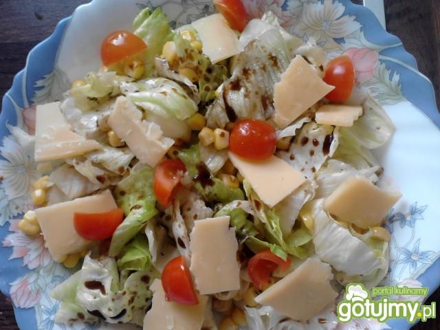 Balsamiczna sałatka z serem Bursztyn