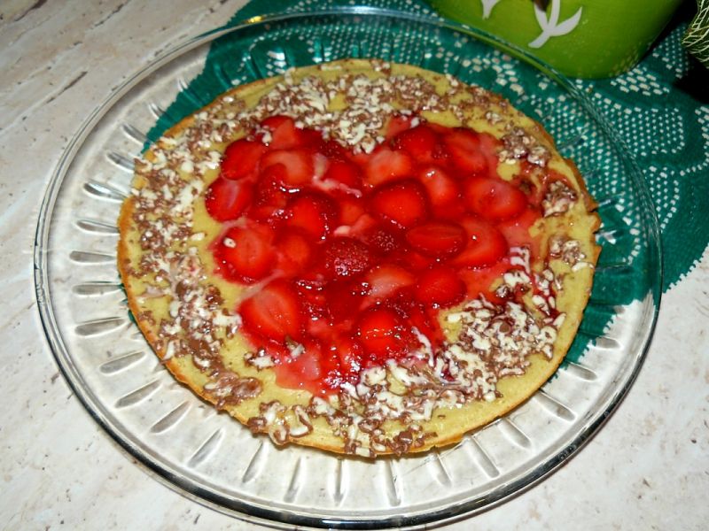 Banan(l)ove ciasto z truskawkami Banan(l)ove ciasto z truskawkami