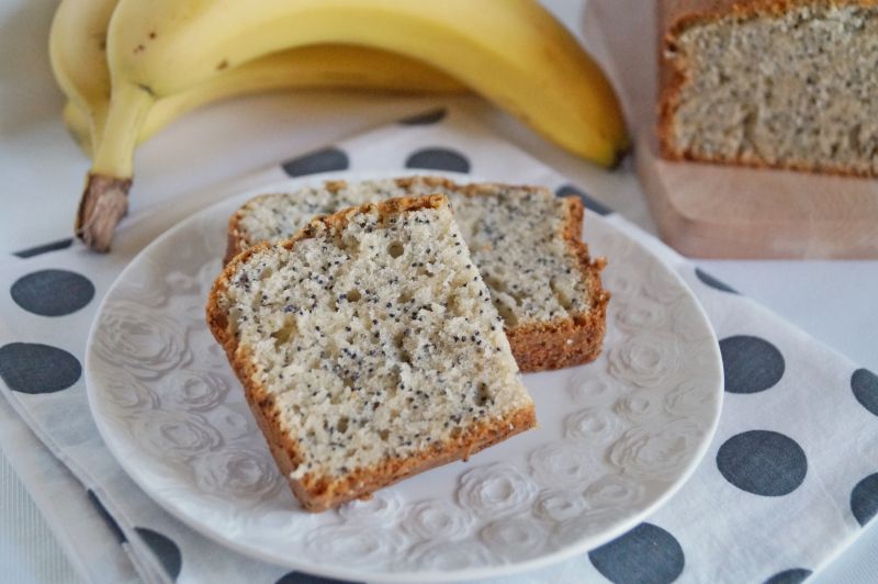 Bananowa babka w kropki