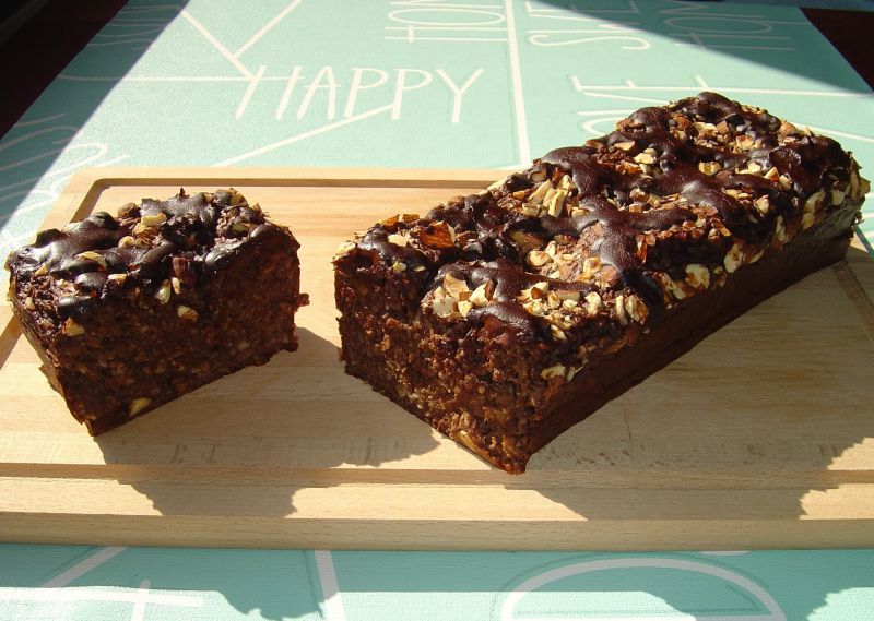 Bananowe brownie z płatkami owsianymi i migdałami Bananowe brownie z płatkami owsianymi i migdałami