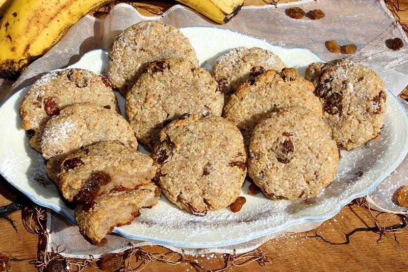 Bananowe ciasteczka z kleiku ryżowego z rodzynkami Bananowe ciasteczka z kleiku ryżowego z rodzynkami