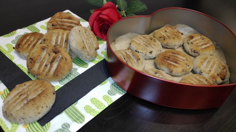 Bananowe ciastka z kruszoną czekoladą i bakaliami Bananowe ciastka z kruszoną czekoladą i bakaliami