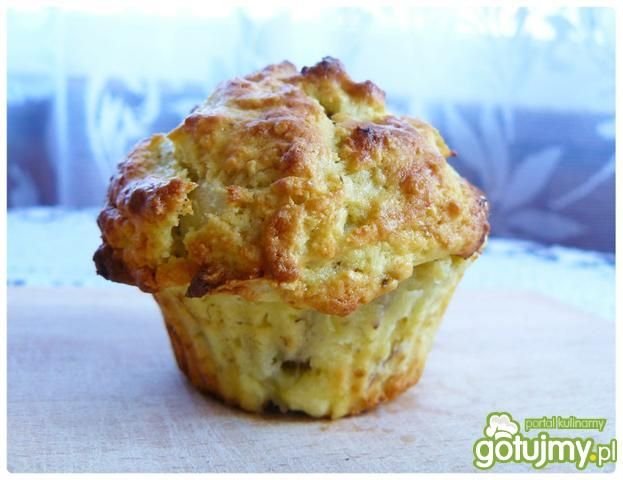 Bananowe muffinki z migdałowym wnętrzem Bananowe muffinki z migdałowym wnętrzem