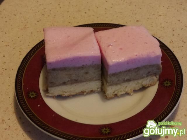 Bananowiec pod różową pianką