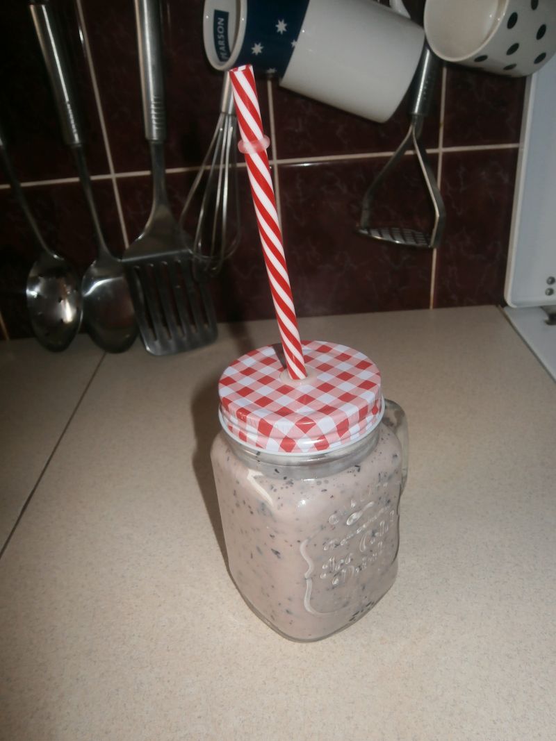 Bananowo - borówkowy koktajl z miodem Bananowo - borówkowy koktajl z miodem