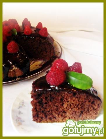 Bananowo-czekoladowe ciasto z malinami