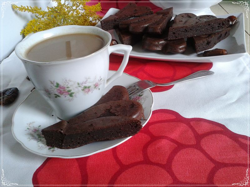 Bananowo-daktylowe brownie w wersji light Bananowo-daktylowe brownie w wersji light
