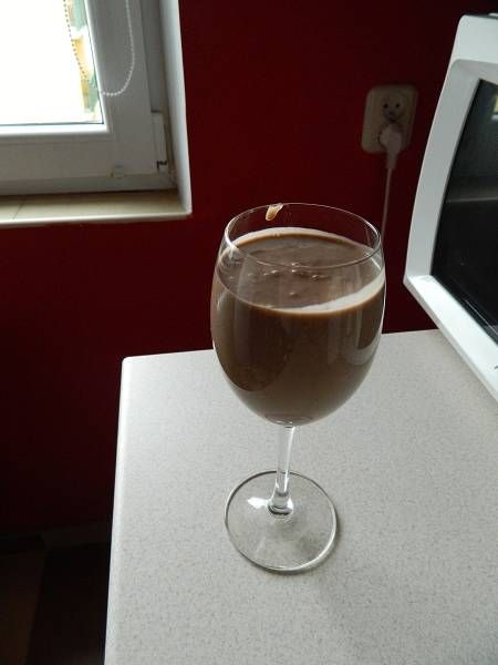 Bananowy koktajl z kremem czekoladowym