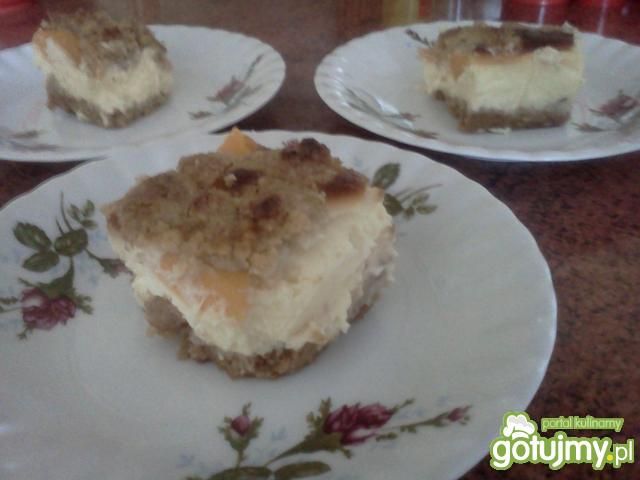 bananowy sernik z orzechową kruszonką bananowy sernik z orzechową kruszonką