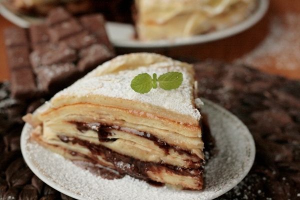 Bananowy tort naleśnikowy z toffi i czekoladą Bananowy tort naleśnikowy z toffi i czekoladą