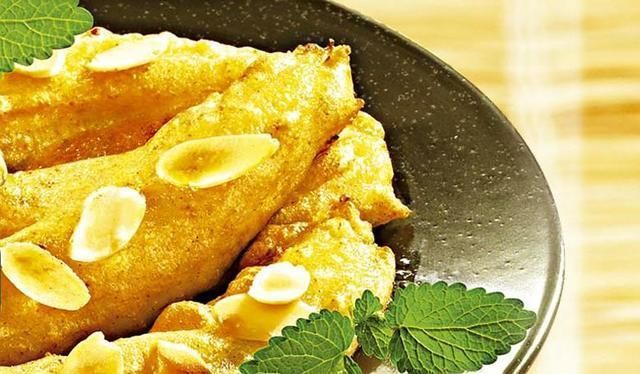 Banany w cieście o smaku miodowym