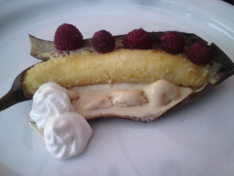 Banany z grilla z owocami Banany z grilla z owocami