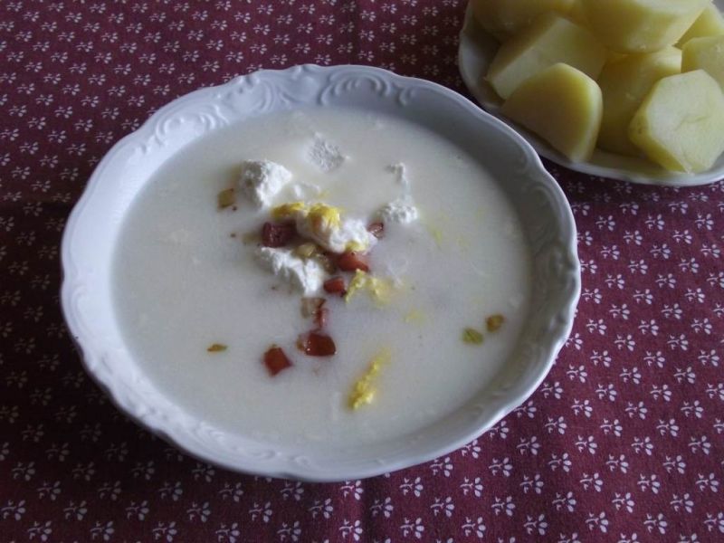 Barszcz biały na kiełbasie  Barszcz biały na kiełbasie