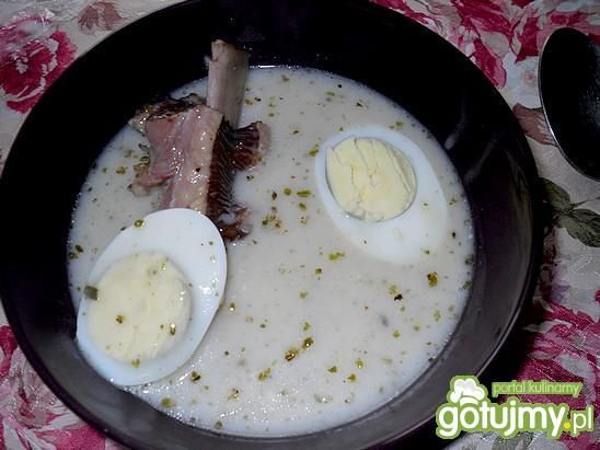 Barszcz biały na wędzonce