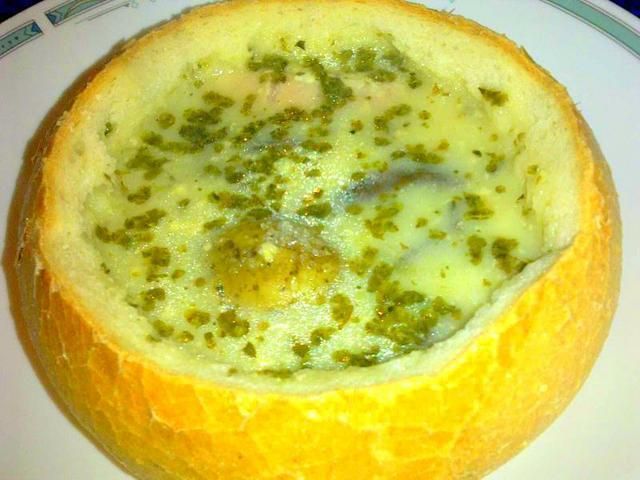 Barszcz biały w chlebku