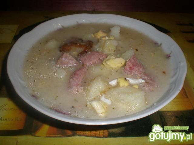 Barszcz biały z grzybkami