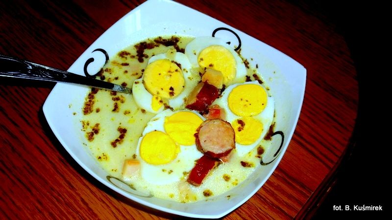 Barszcz biały z jajkiem