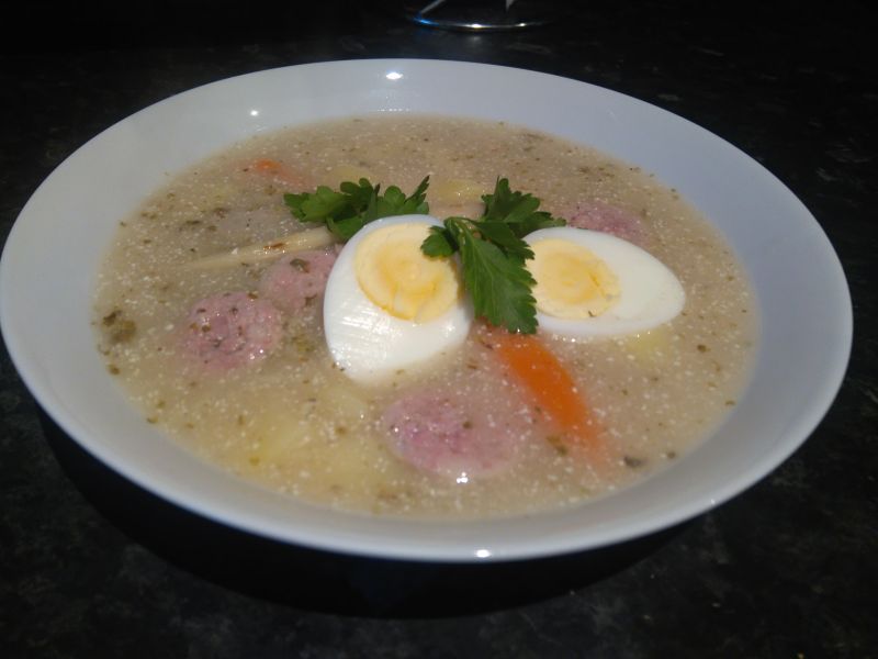 Barszcz biały z jajkiem 