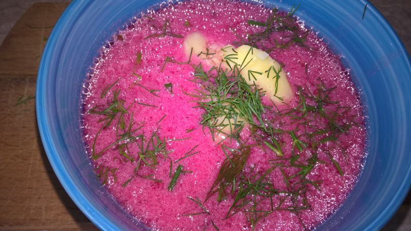 Barszcz buraczkowy z ziemniakami