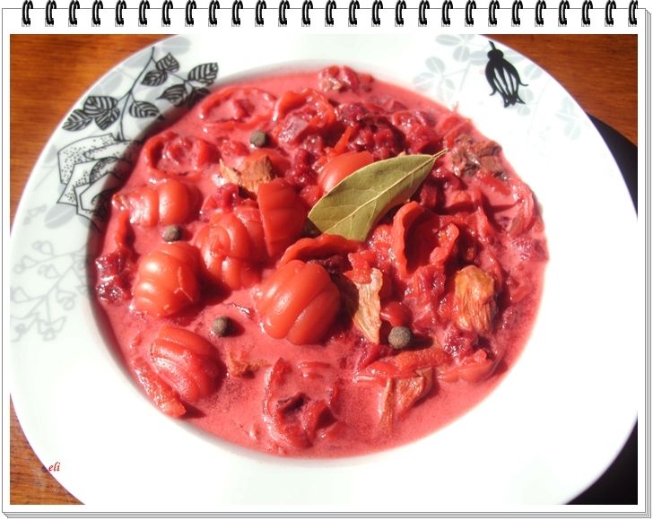 Barszcz czerwony Eli z makaronem