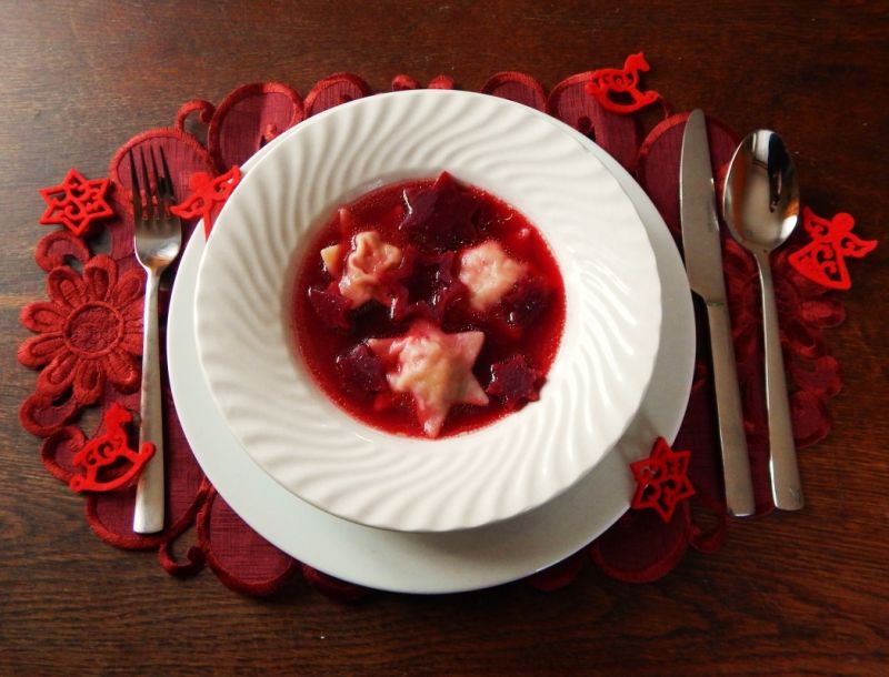 Barszcz czerwony na perliczce Barszcz czerwony na perliczce