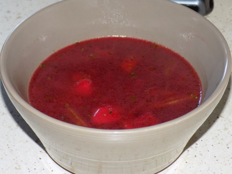 Barszcz czerwony z białą fasolką Barszcz czerwony z białą fasolką