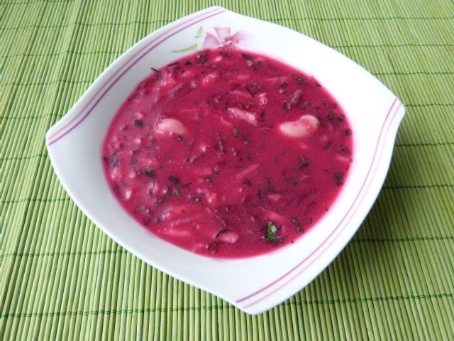 Barszcz czerwony z fasolą Barszcz czerwony z fasolą