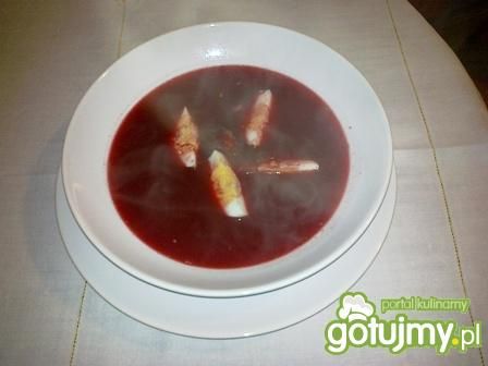 Barszcz czerwony z jajkiem