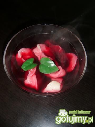 Barszcz czerwony z uszkami