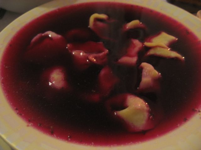 Barszcz czerwony z uszkami