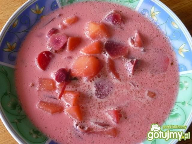 Barszcz czerwony z ziemniakami zabielany Barszcz czerwony z ziemniakami zabielany