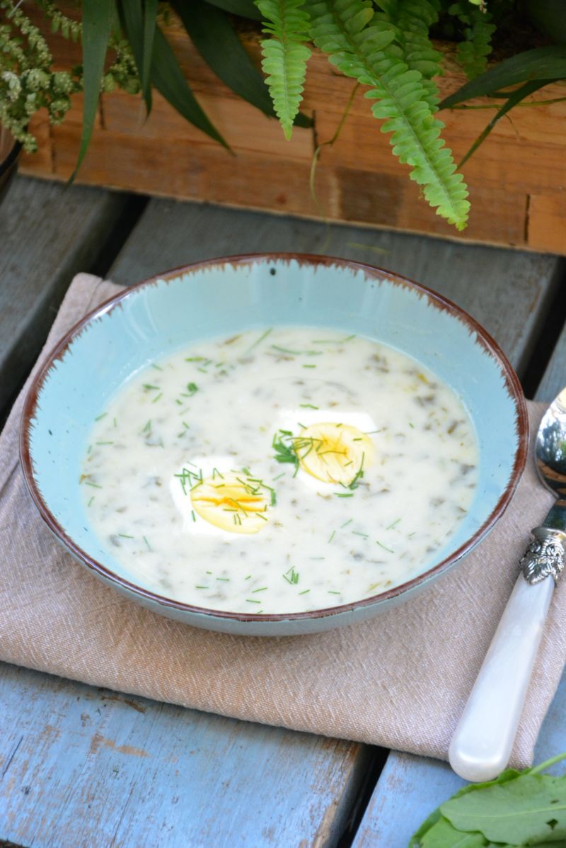 Barszcz szczawiowy z jajkiem Barszcz szczawiowy z jajkiem