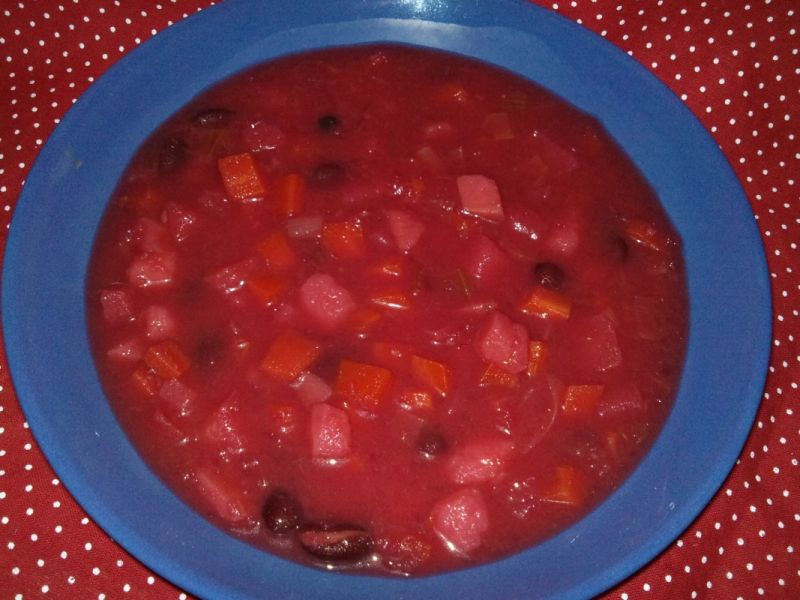 Barszcz ukraiński z czerwoną fasolą