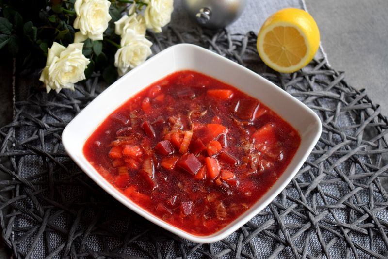 Barszcz ukraiński z kapustą pekińską Barszcz ukraiński z kapustą pekińską