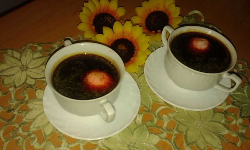 Barszcz z buraków z jajkiem Barszcz z buraków z jajkiem