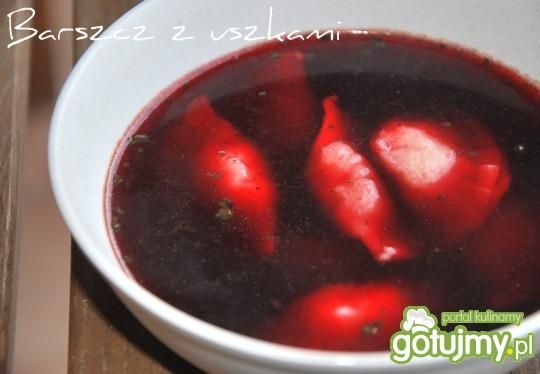 Barszcz z mini pierożkami