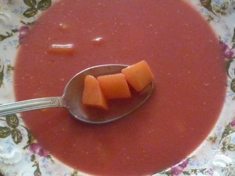 Barszcz zabielany z ziemniakami  Barszcz zabielany z ziemniakami