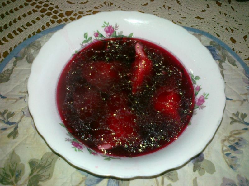 Barszczyk czerwony na rosole 