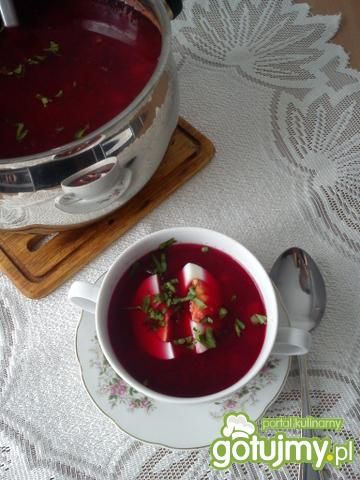 Barszczyk ukraiński z chrzanową nutą