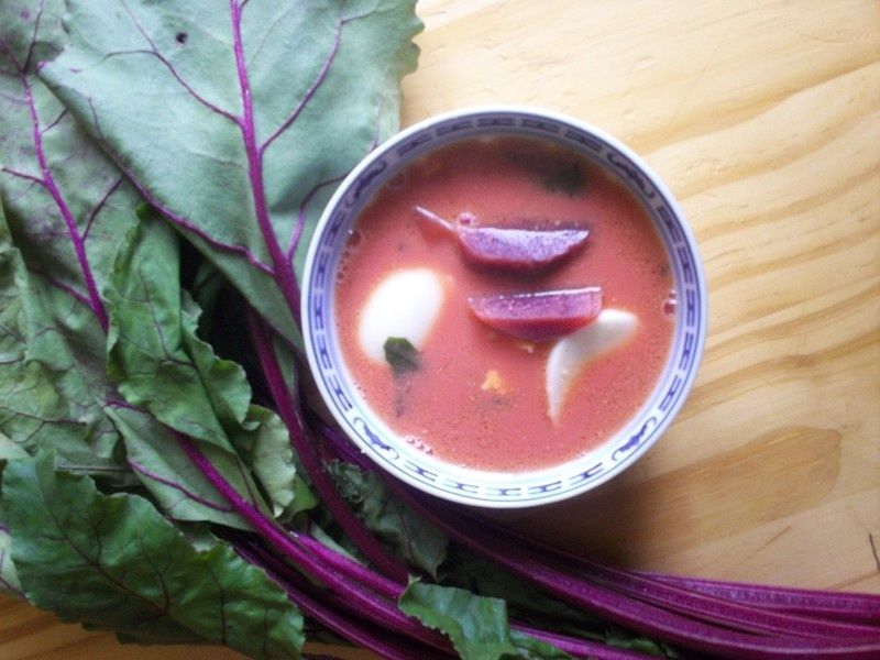 Barszczyk z botwinką