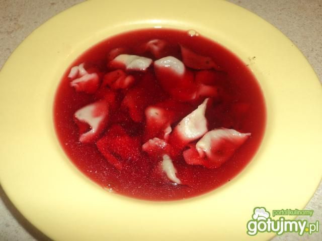 Barszczyk z grzybowymi uszkami